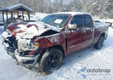 2021 Ram 1500 Big Horn 4X4 6'4 Box z USA, uszkodzony, nr VIN 1C6RRFBG5MN559635